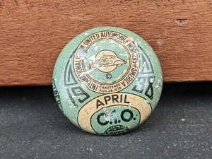 1938 April UAW CIO Button ~ Auto Workers Union Pin Back Revers ~ Bastian Bros - Bild 1 von 8