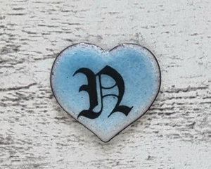 Emaille 1970er Herz blau N Buchstabe Geschenk Name Retro Vintage Taufe Kind süß - Picture 1 of 3
