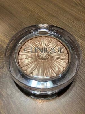 Iluminador Clinique Cheek Pop ~ Gold Celebration Pop ~ 0,1 oz/3,0 g Foto 1 de 3