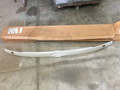 GM OEM 2002-2009 Chevy Trailblazer parrilla delantera moldura central parrilla 89045531 Foto 1 de 4