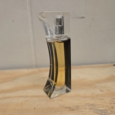 Provocative Elizabeth Arden Mujer 3.3 OZ Eau De Parfum Spray Foto 1 de 4