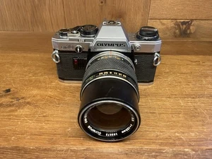 *Near Mint* Olympus OM10 Film camera E.Zuiko Auto T 135mm F/3.5 Lens From Japan - Picture 1 of 16