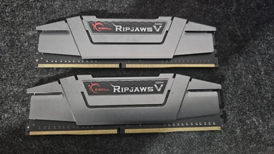 G. SKILL Ripjaws V 16GB (2 x 8GB) PC4-25600 (DDR4-3200)  (F4-3200C16D-16GVKB) - Image 1 of 2