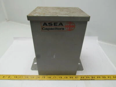 Condensador Asea Control C484G7.5 480Vac 3ph 60Hz NEMA tipo 1 7.5KVAR Foto 1 de 4