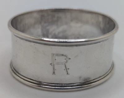 古董英国纯银餐巾戒指 "R" 初始雕刻,日期为 1893 年 — 第 1/4 张图片