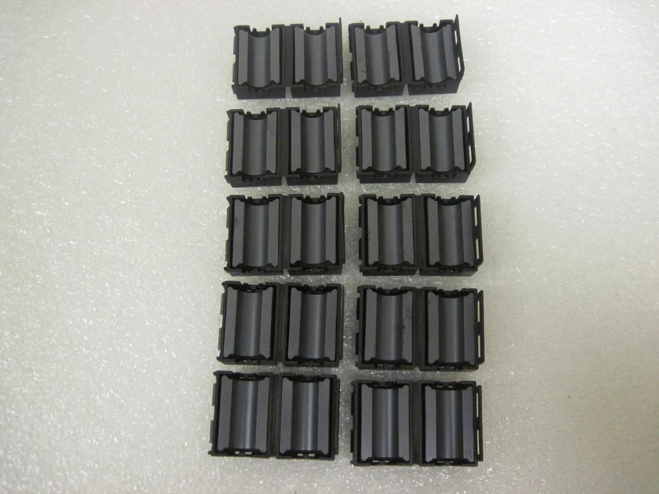 HFA187102-0A2 SEÑAL LAIRD NÚCLEO FERRITA.   (LOTE DE 10) Foto 1 de 1