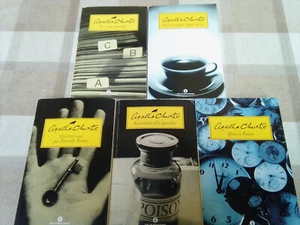 Lotto 4 Agatha Christie - Poirot, Miss Marple - oscar Mondadori + 1 in OMAGGIO - Foto 1 di 5