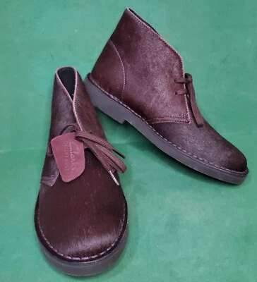 CLARKS WOMENS BROWN DESERT BOOT ANKLE CHUKKA CALF HAIR BURGUNDY NWT 9 M - Image 1 of 4
