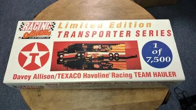 1993 Racing Collectables 1:64 #28 Davey Allison Racing Team Hauler & Car In Case - Imagem 1 de 4