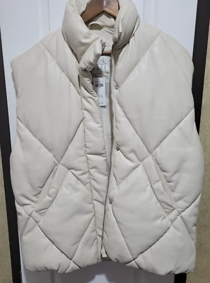 Nuevo con etiquetas Chaleco acolchado de cuero vegano marfil de gran tamaño Abercrombie & Fitch talla L ¡Ver fotos! Foto 1 de 4