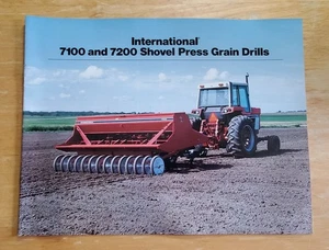 Folleto de ventas de taladros de grano International Harvester 7100 7200 especificaciones - Imagen 1 de 4