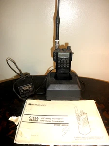 Transceptor Ham Estándar C168A VHF 144-148 Mhz con Cargador de Antena y Manual - Imagen 1 de 3