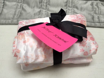 Betsey Johnson  Butterfly Garden Full/ Queen Duvet Cover Set Pink - Image 1 of 4