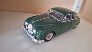 Jaguar Mark II, 1:18, von Maisto,  grün - Bild 1 von 5