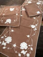 Vintage Embroidered 8Placemats, 8Napkins, Table Runner 40” Lot 17 Pieces Brown