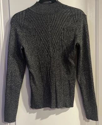 Suéter INC International Concepts Plateado Negro Acanalado Cuello Simulado Talla S Brillante Foto 1 de 4