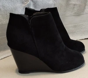 Women's Size 6 Ankle Boots Wedge Block Stacked Heel Side Zip Black Booties, NEW - Picture 1 of 23
