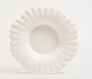 Blooming Side Dish Plate 03(A semi-matte white color) / Express / Genuine - Picture 1 of 1