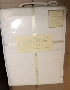 Single Duvet Cover and Pillow Set WHITE NEW Ashley Wilde - Picture 1 of 3
