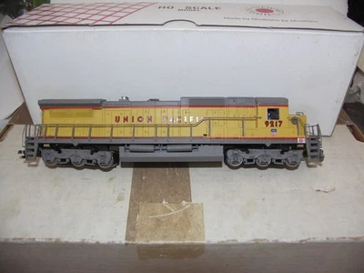HO SCALE UNION PACIFIC DASH 8-40C DIESEL LOCO, SPECTRUM.BACHMANN, LN/OB - Image 1 of 4