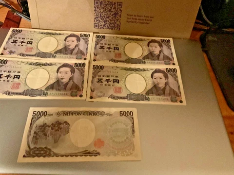 World paper money ONE  0f Yens. 5,000 Cover