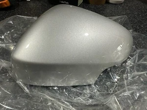 VOLVO V40 Hatchback Front Left Door Mirror Cover Cap 39850535 NEW GENUINE - Picture 1 of 4