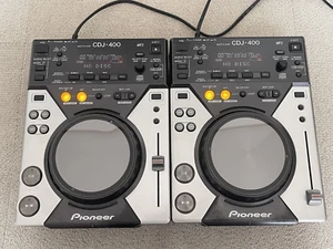 Pioneer DJ CDJ-400 Paar Digital CD MP3 USB Player DJ Plattenspieler 2er Set getestet - Bild 1 von 23