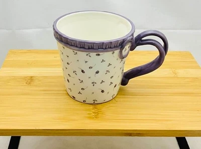 Amadéus tasse céramique blanche motifs fleurs anse noeud festonné relief mauve - Photo 1/4