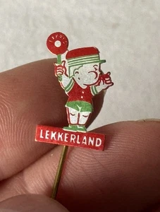 Vintage 1960s Dutch LEKKERLAND Tinplate Locomotive Train Railway Pin Badge - Foto 1 di 4