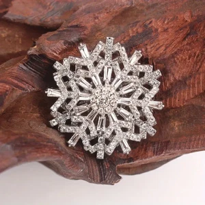 TOP  1 entzückende Brosche mit funkelnden Straßsteinen "Schneeflocke " - Bild 1 von 3