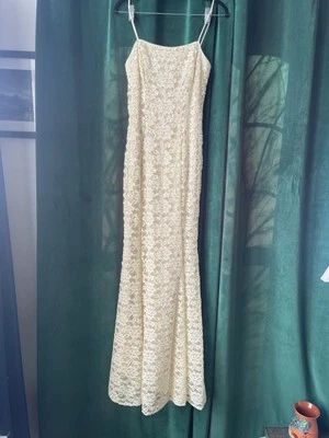 Vestido de sirena vintage de encaje crema con cuentas Dave And Johnny de Laura Ryner talla 5/6 Foto 1 de 4