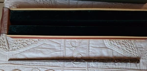 Varita de MADERA Harry Potter con Caja Warner Bros Nuevo Estado Regalo Único - Imagen 1 de 7