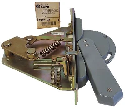 Mecanismo de operador de disyuntor Allen-Bradley 1494D-N3 para gabinete tipo 12 Foto 1 de 4