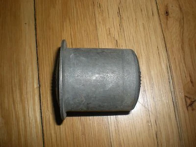 Nuevo de Lote Antiguo 1980 1981 1982 1983 Ford Mustang Brazo de Suspensión Trasera Buje E0BZ-5A638-B Foto 1 de 3