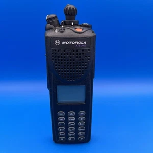 Motorola XTS3000 Radio VHF 136-174 MHz P25 Modello III H09KDH9PW7BN senza batteria - Foto 1 di 5