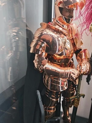 Figura de acción COOMODEL SERIES OF EMPIRES SALVAVIDAS CABALLERO 1/6 WF ORO ROSA Ver. Foto 1 de 4