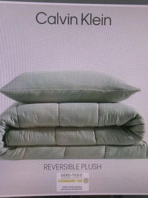New Twin Size Calvin Klein Comforter Set ** Light Green Solid #1085 - Image 1 of 3