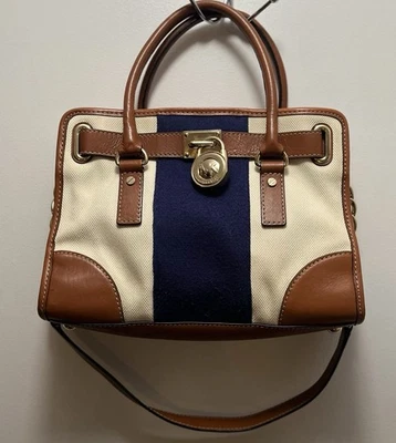 Bolso de mano Michael Kors Hamilton mediano mono a rayas de lona de cuero Foto 1 de 4
