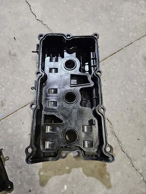  Cubierta de válvula de motor lateral derecho - original Infiniti G35 2003 sedán  Foto 1 de 2