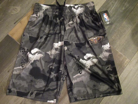 New Orleans Pelicans Basketball Shorts Youth XL 18-20 new with tags Free Ship Cover