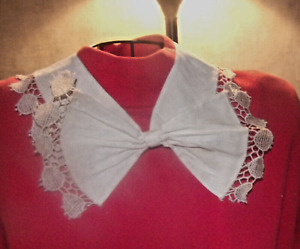Collar vintage Peter Pan with vintage lace and bow tie ecru winter white