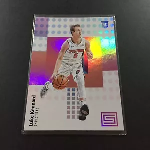 2017-18 Panini Status — Luke Kennard Detroit Pistons — Rookie Base RC #112 - Picture 1 of 2