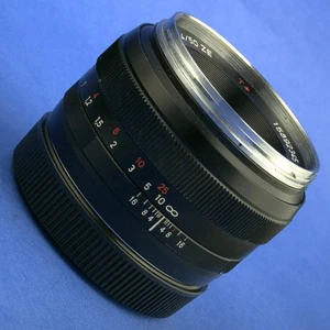 Zeiss Planar 50mm 1.4 ZE Lens Canon EOS Mount - Picture 1 of 7