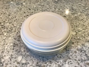 Rubbermaid Servin Saver #3 1.5 qt quart round storage container w/Lid EXCELLENT - Picture 1 of 4