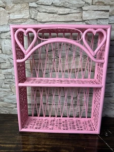 Vtg 60s Painted Pink Rattan Wall Shelf Wicker Hearts Hanging 15”H By 12” L - Picture 1 of 7