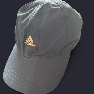 Adidas Grey Lightweight Performance Cap – One Size - Picture 1 of 3
