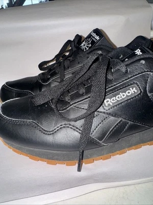 Used Women’s Black Reebok Classic Harman Run Sneaker  US Size 8 Euro Size 38.5 - Image 1 of 4