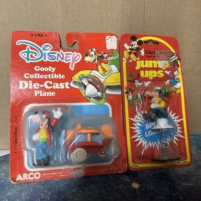 Lote de 2 saltos de avión fundido a presión vintage Arco Disney Plutón y su avión coleccionable Foto 1 de 4