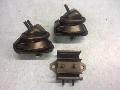 Juego de 3 piezas de montaje de motor y transmisión para Nissan Frontier Xterra 2000-2004 3,3 L 2x2 Foto 1 de 2
