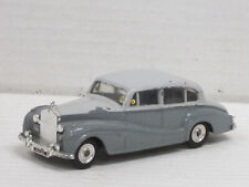 Rolls-Royce Silver Wraith w kolorze jasnoszarym/szarym bez pudełka Dinky Meccano 1:43 wersja 1